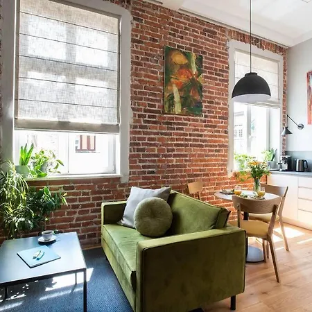 Elegant Luminis In Krakow's Old * Krakau